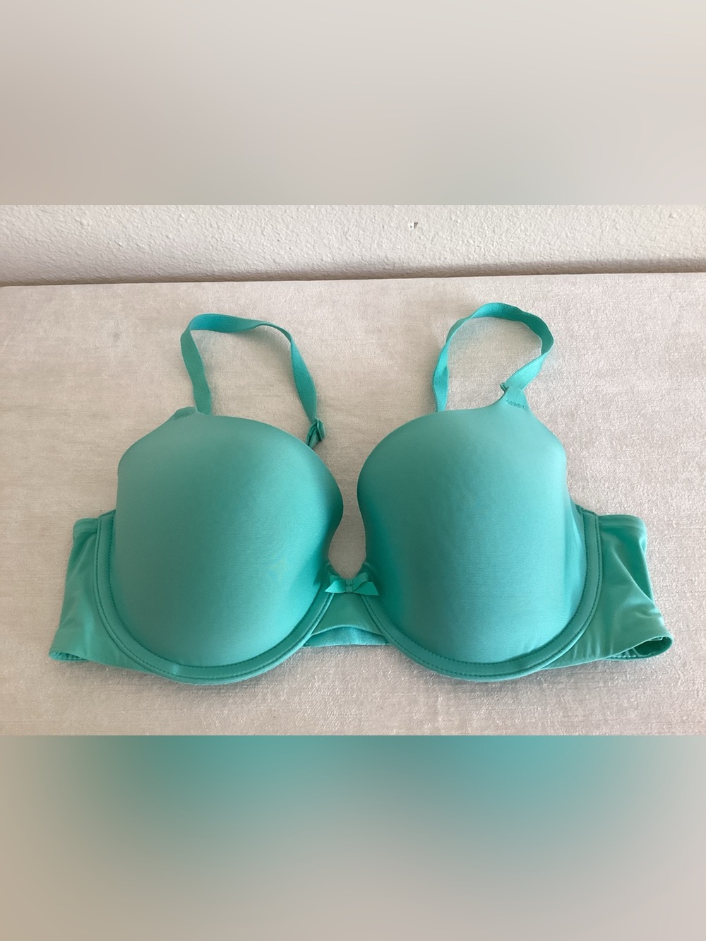 Victoria’s Secret Smooth Teal Molded T-Shirt Bra with Light Padding